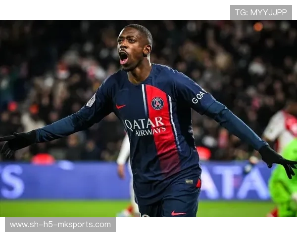 球迷见证登贝莱蜕变：从“罪人”到偶像