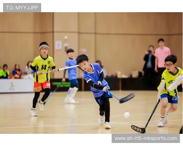 联赛为青少年运动员提供丰富的岗位实践实现“双赢” 联赛为青少年运动员提供丰富的岗位实践实现“双赢”